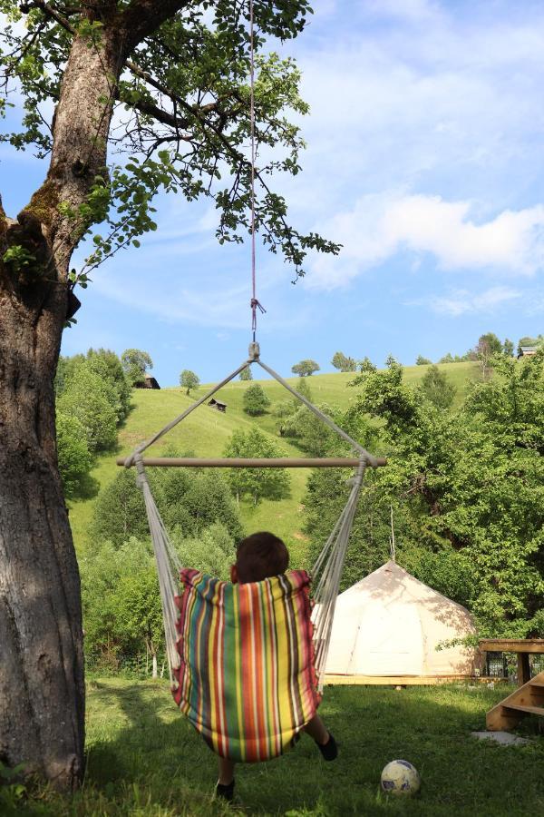 Flore's Garden Glamping Bran  Buitenkant foto